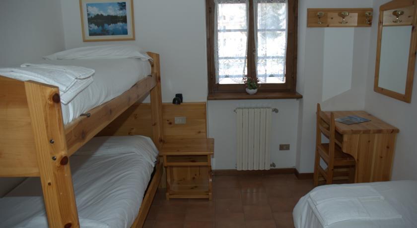 Casa Vacanze Ca' De Val Campodolcino Pokój zdjęcie
