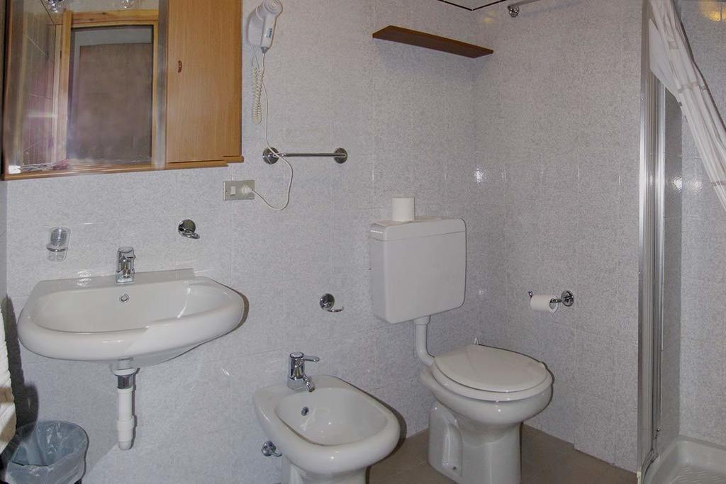 Casa Vacanze Ca' De Val Campodolcino Pokój zdjęcie